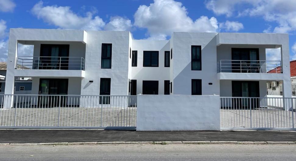 Whitehouse Boulevard, Close To Mambo Beach And City Centre Apartment Willemstad Exterior photo