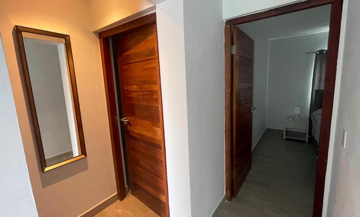Whitehouse Boulevard, Close To Mambo Beach And City Centre Apartment Willemstad Exterior photo