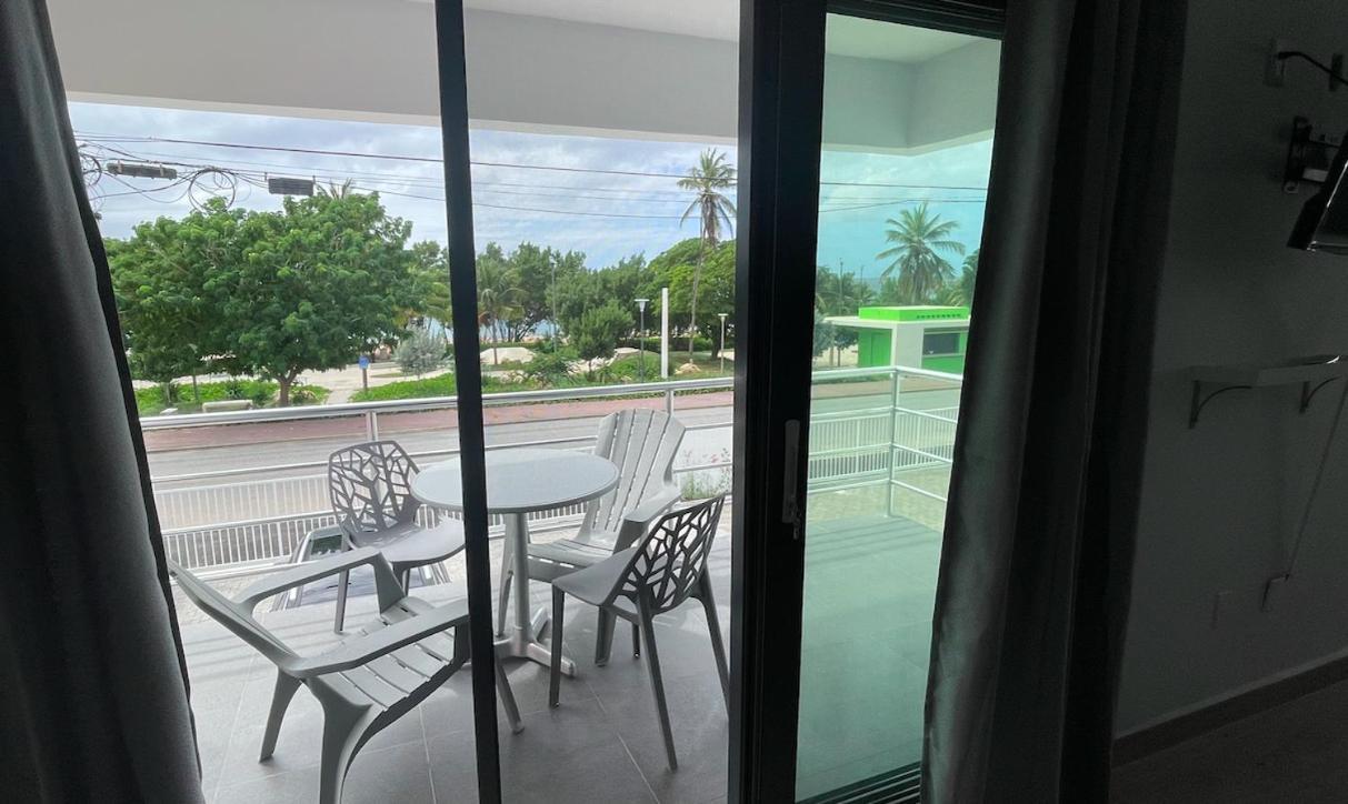 Whitehouse Boulevard, Close To Mambo Beach And City Centre Apartment Willemstad Exterior photo