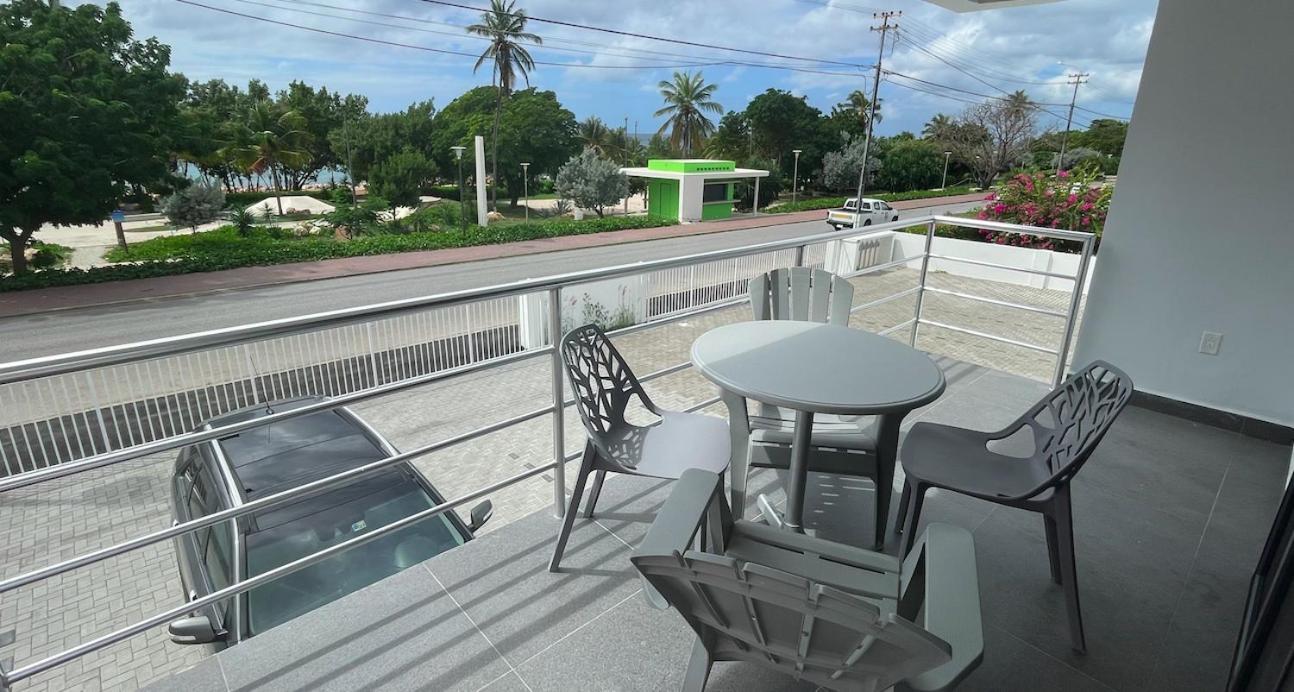 Whitehouse Boulevard, Close To Mambo Beach And City Centre Apartment Willemstad Exterior photo